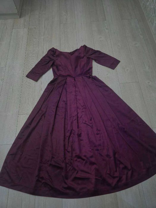 Женское вечернее платье