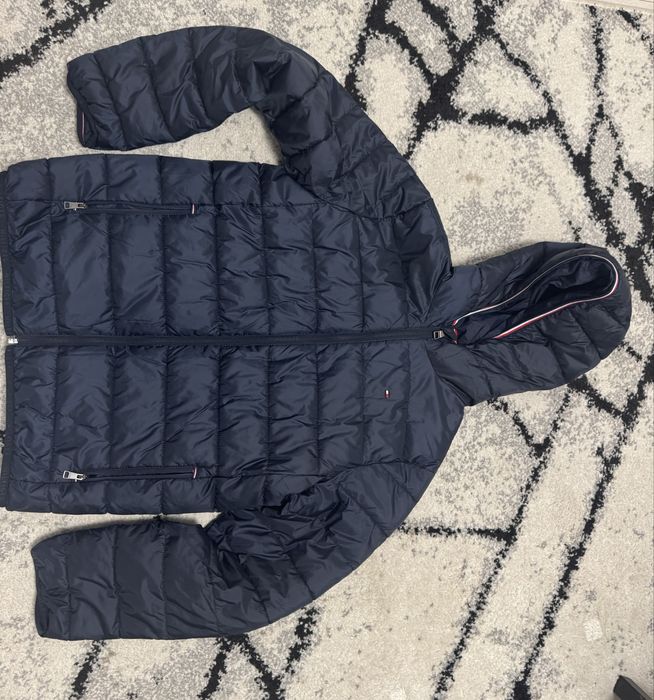 Geaca tommy hilfiger  marimea xl de copii