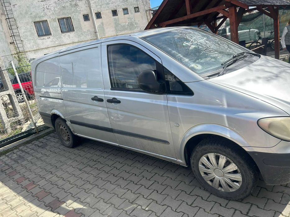 VÂND Mercedes-Benz Vito 2.2 CDI  • 330.000 km • 2.000 €