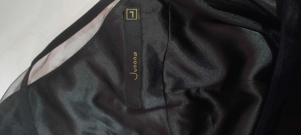 Рокля права , сукман до коляното,