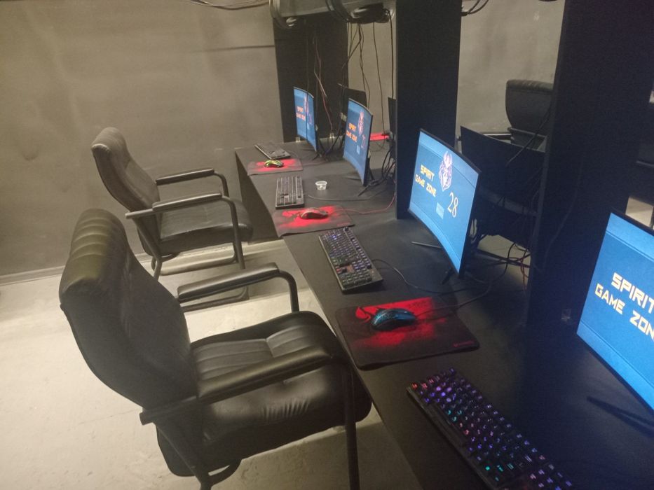 Igravoy kanpyuter sotiladi 10dona stol stuli bilan xamma narsasi bilan