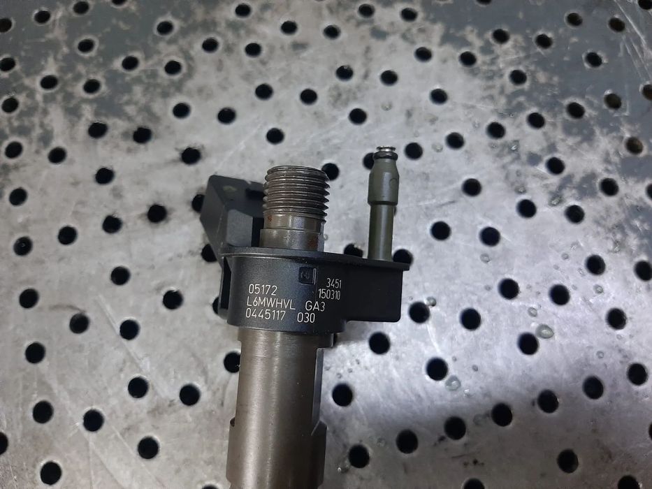injector 2.0 d  3.0 d  bmw seria 5 f11 f10 f07 seria x3 f25 seria 3 f31 f80 f30 0445117030