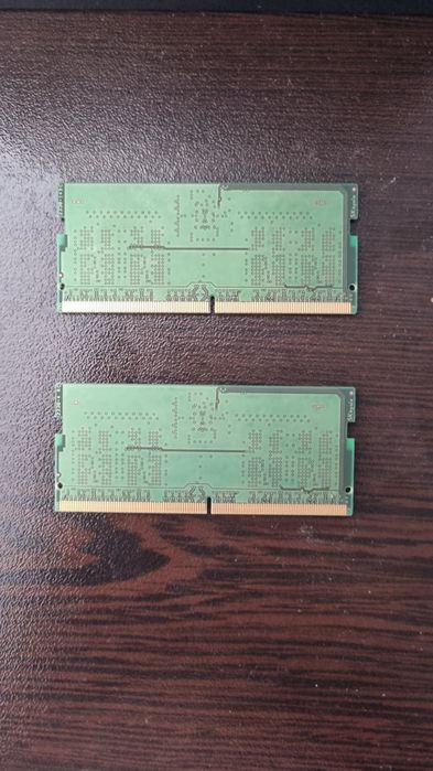 Vand memorie ram pentru laptop (8gb×2 DDR5)