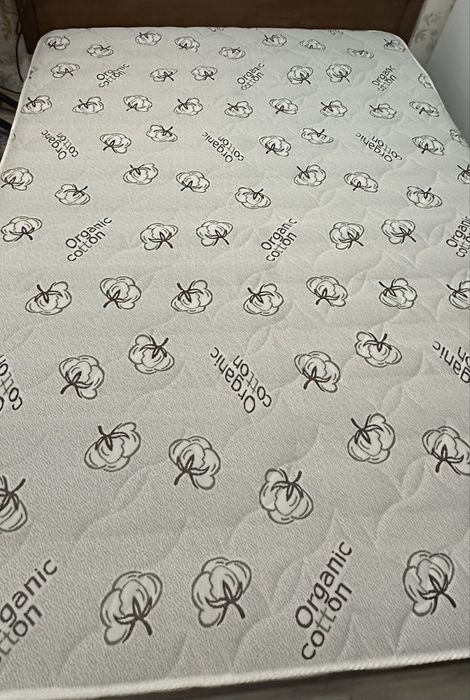 Продам матрас в идельном состоянии