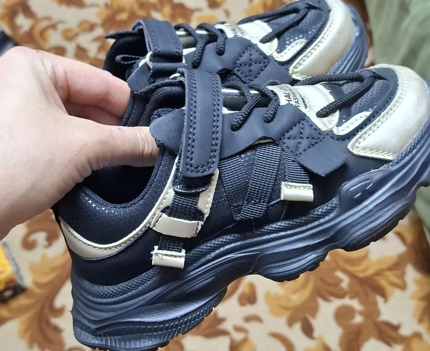 .кроссовки в отличном состоянии