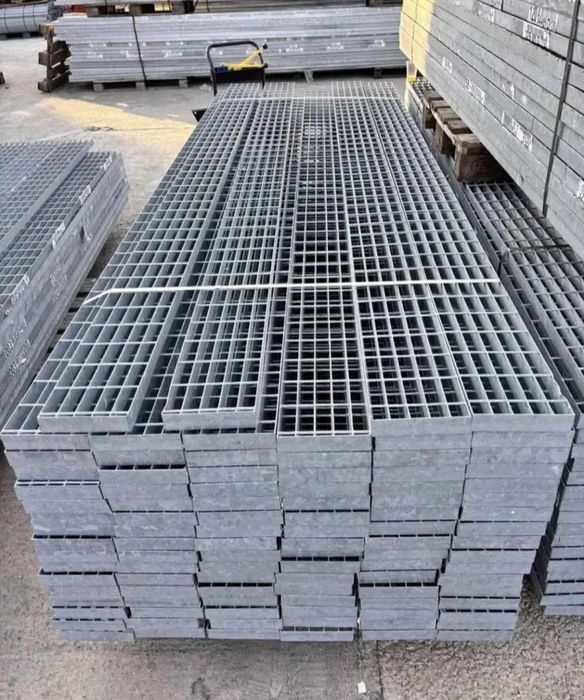 Vindem trepte galvanizate si garantată