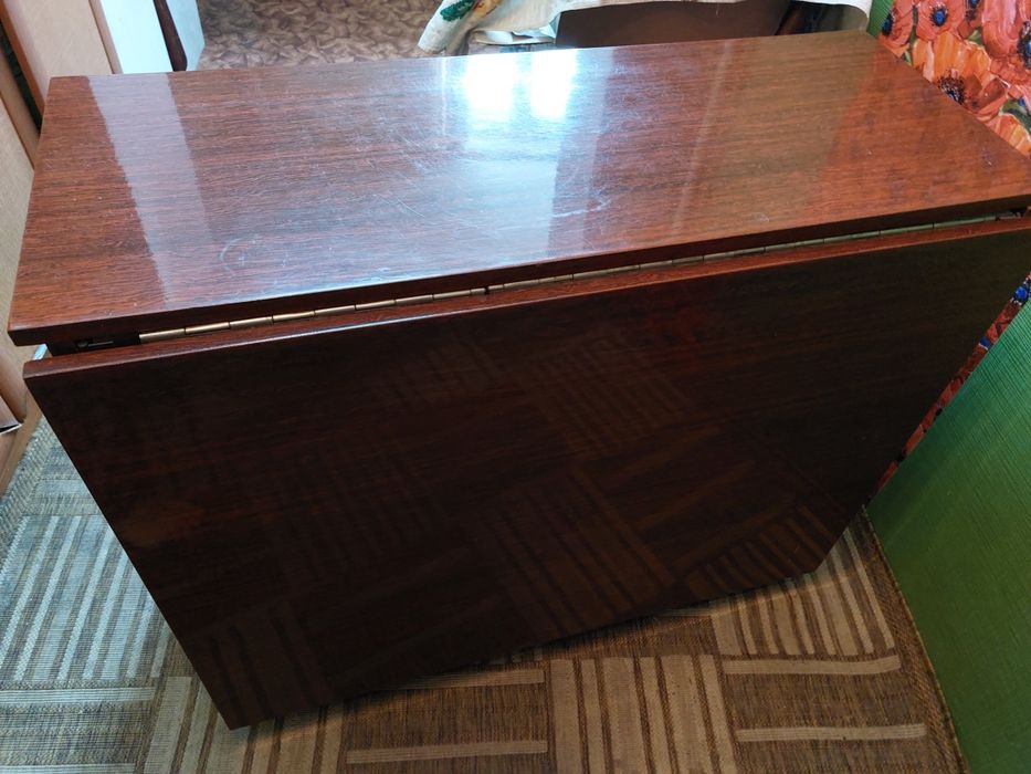 Стол-раскдадывающцйся тумба