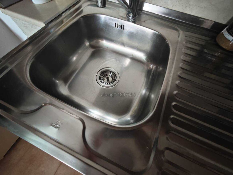 Модулна кухня с висок шкаф - витрина - 180 €
