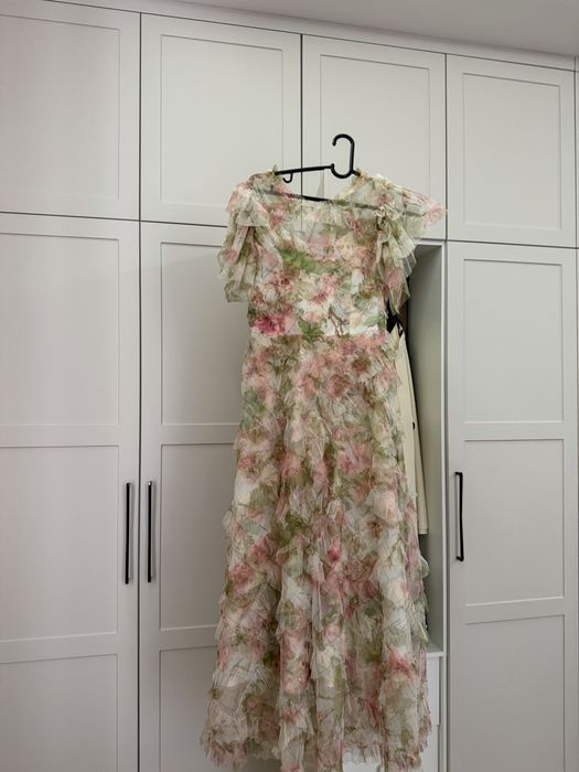 Әдемі, нәзік көйлектер