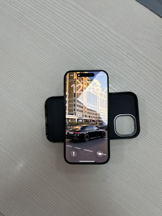 iPhone 15 в хорошем состоянии