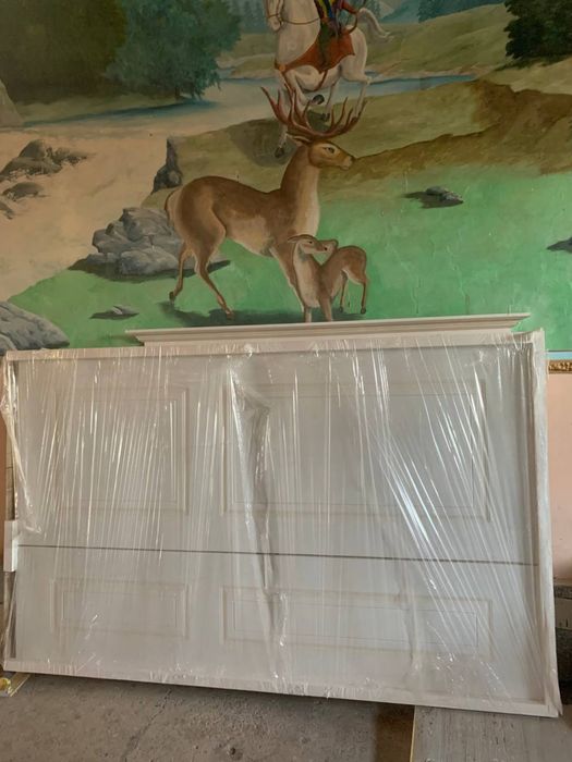 продаётся новая деревянная дверь