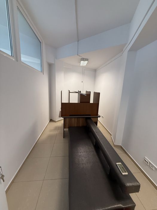 Inchiriez spatii comerciale birouri Targoviste