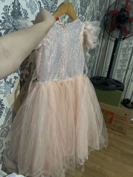 Нарядное платье девочкам