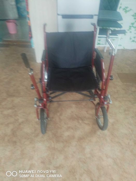 Продам инвалидную коляску