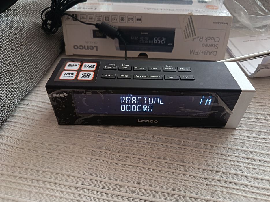Ceas cu radio Lenco CR-630BK Ca nou