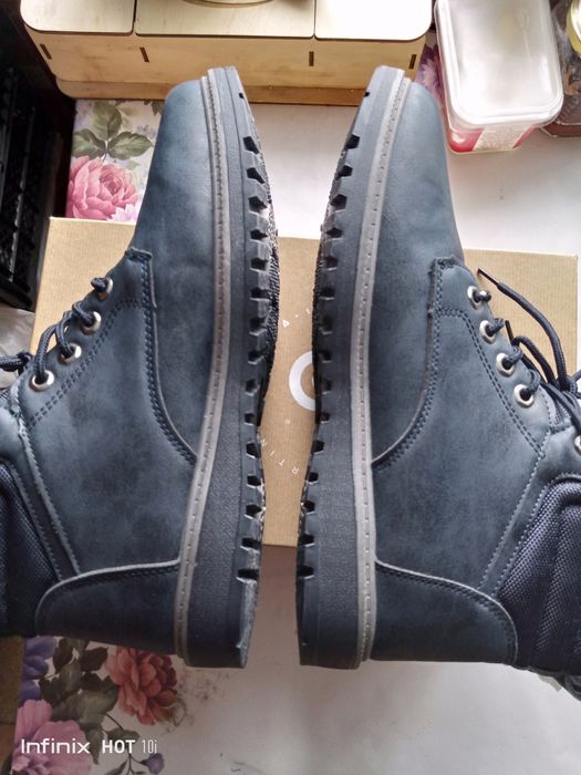 Высокие ботинки бу 42 размер.