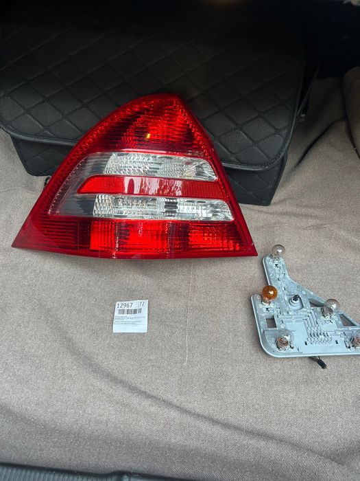 W203 задний фонарь левый
