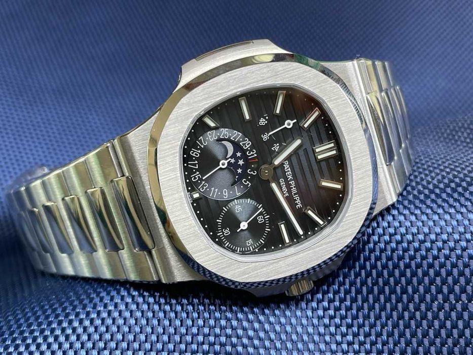 patek philippe nautilus сребрист/син циферблат v3