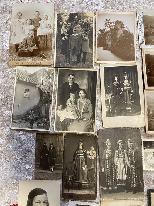 Lot 23 poze fotografii vechi 5 carti postale vechi WWII, din 1900-1960