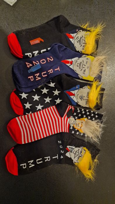 Чорапи с лика на Доналт Тръмп