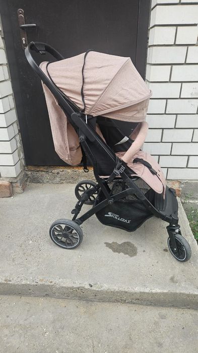 Продам прогулочную коляску за 15000