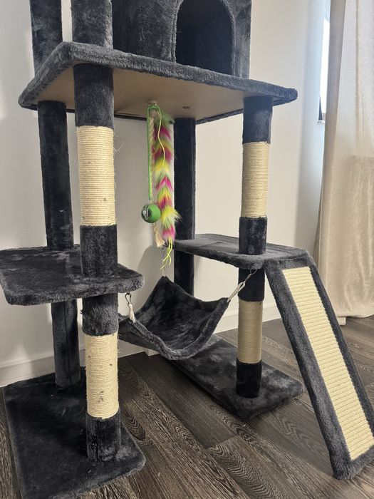 Ansamblu de joaca pentru pisici