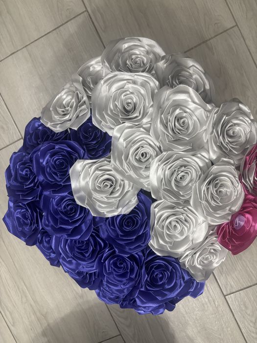 Buchete de trandafirii din satin