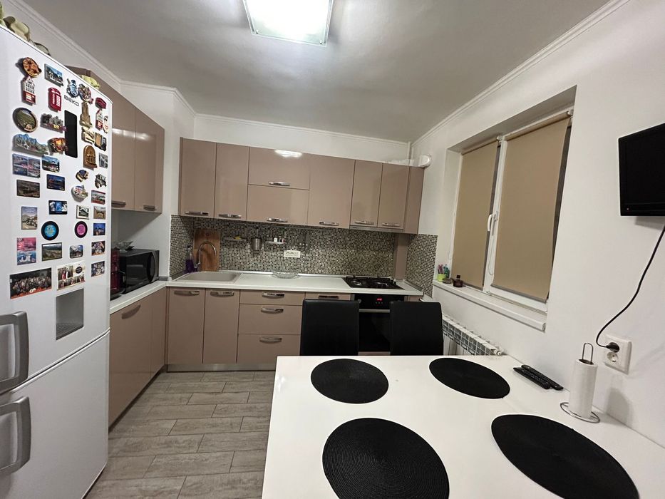Inchiriez apartament 3 camere