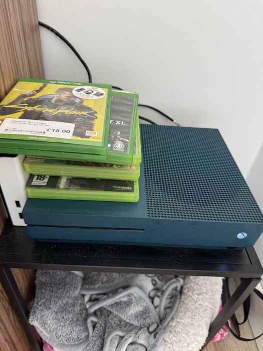 Pachet Complet Xbox One S Editie Speciala + HDD 1TB + 6 Jocuri