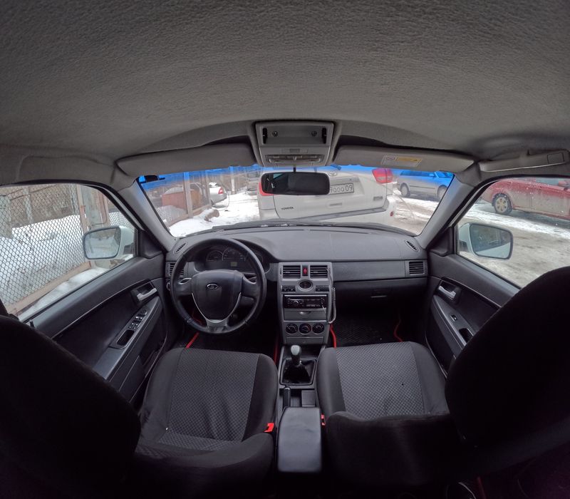 Продам Приору 1 2013 года