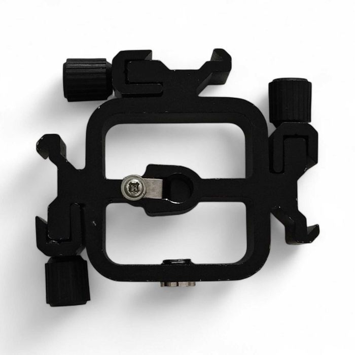 Adaptor triplu blitz cu menghina pentru umbrela