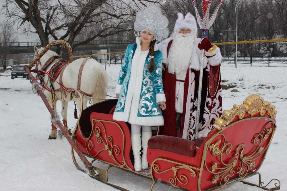 Дед Мороз и Снегурочка