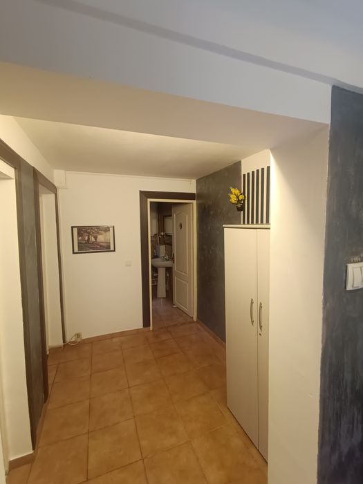 Inchiriere garsoniera la curte