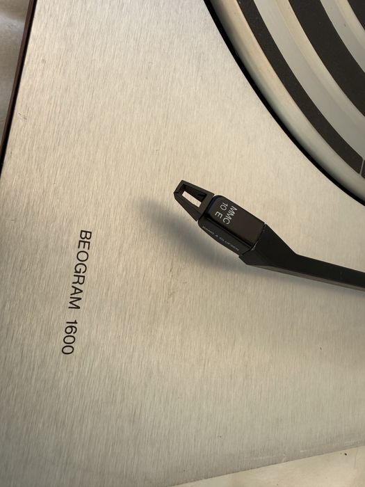 Pick up Beogram 1600 , doza cu ac rupt