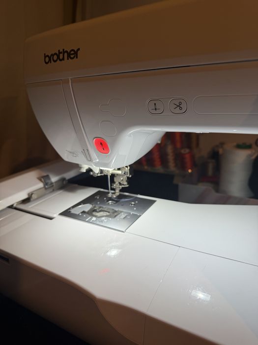 Mașină de brodat