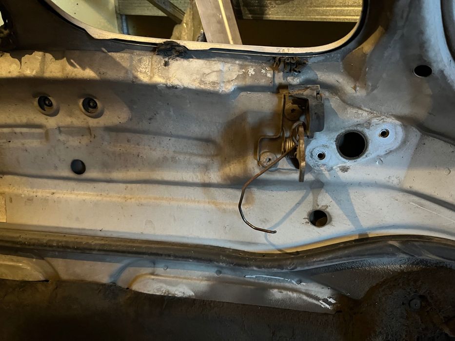 Капот на BMW X5 e53