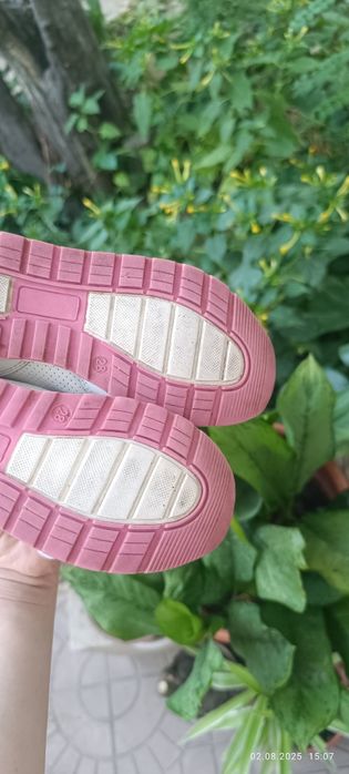 Кросовки для девочки. Кожа. Размер 28