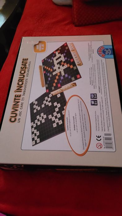 Vând jocul de societate Cuvinte încrucișate