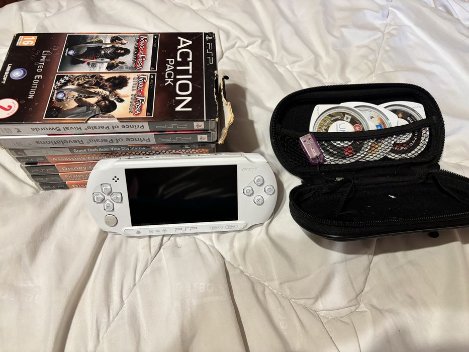 PSP-E1004 (MODAT) White + 8 Jocuri UMD