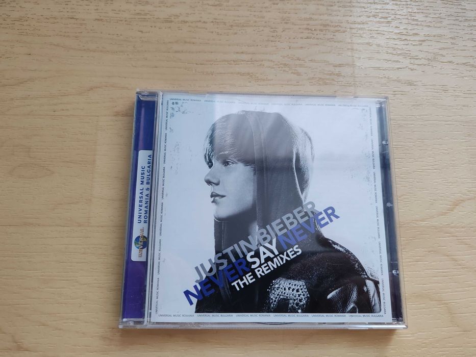 Музикални дискове Eminem,  Sugababes, Rihanna,  Nelly Furtado и  Justin Beaber
