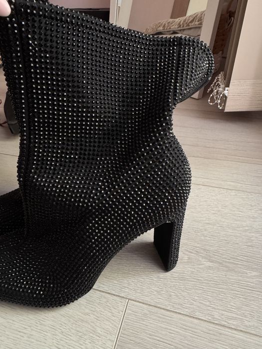 Високи боти zara