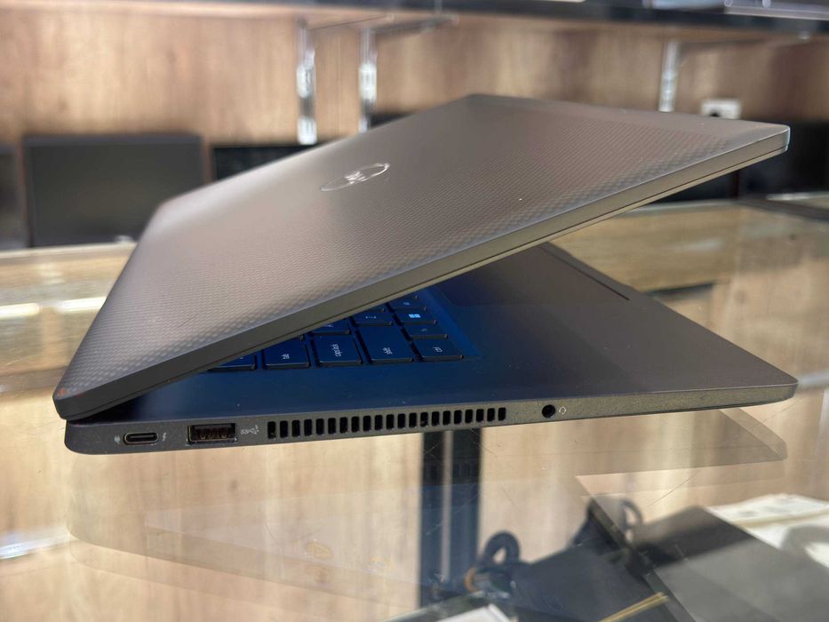 DELL carbon 7530 Core i5-1245U ram 16 ssd 512 сенсорный