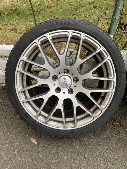 Vind genti cu anvelope 225/40/18 in stare f buna m+s