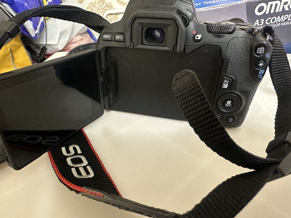 Canon eos 250D 18/55 ideal yengide