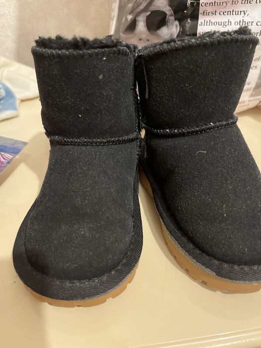 Продам угги детские