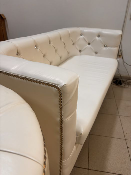 Продам 2 диванчика.