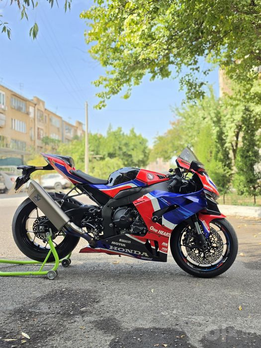 Сотилади Honda cbr1000rr-r fireblade