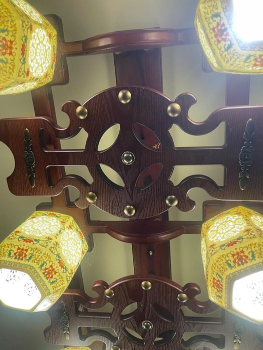 Люстра, на шесть лампочек