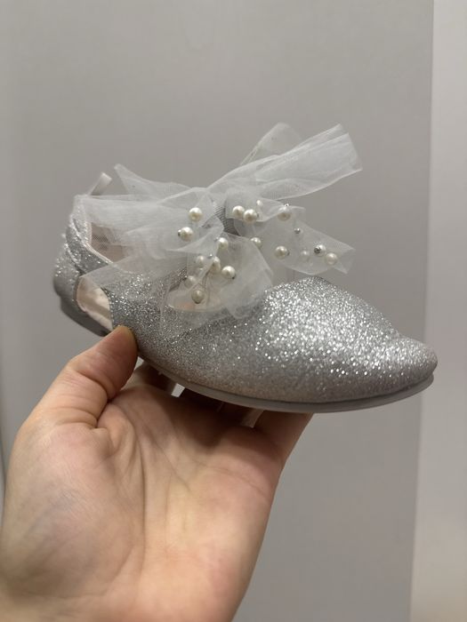 Продам туфлина девочку