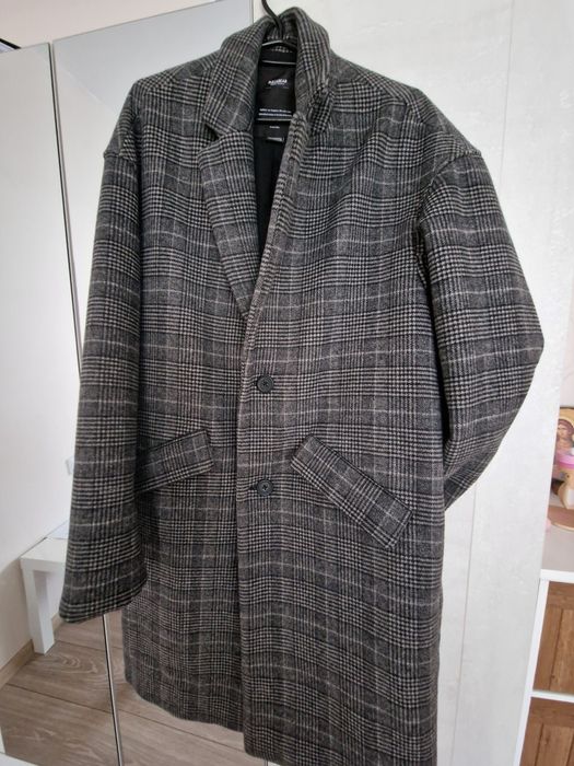 Много стилно мъжко палто Pull and bear